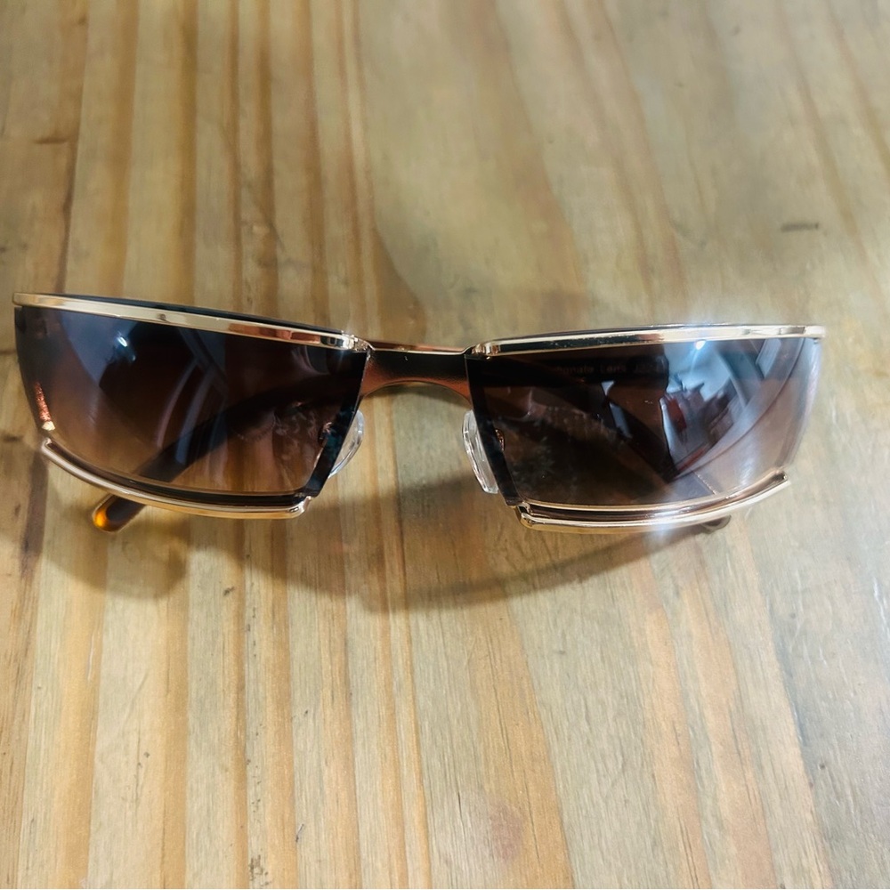 Trendy Sunglasses with Brown Lenses and Gold Frame